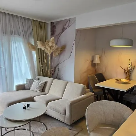 Penthouse Sanchi-bossa With Parking