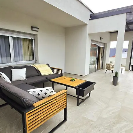 Apartment Penthouse Sanchi-bossa With Parking