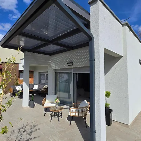 Apartment Penthouse Sanchi-bossa With Parking Zagreb