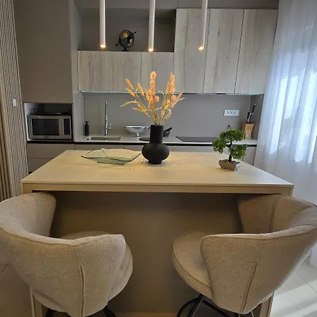 Penthouse Sanchi-bossa With Parking * Zagreb