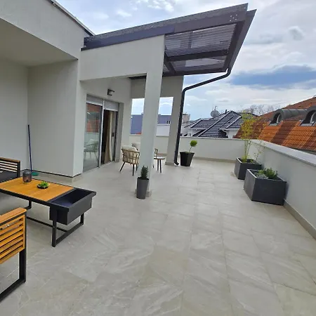 Penthouse Sanchi-bossa With Parking Apartment Zagreb