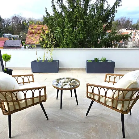 Penthouse Sanchi-bossa With Parking Zagreb