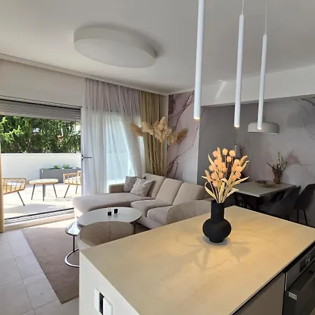 Penthouse Sanchi-bossa With Parking Zagreb