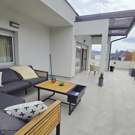 Apartment Penthouse Sanchi-bossa With Parking *