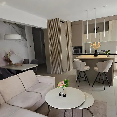Apartment Penthouse Sanchi-bossa With Parking